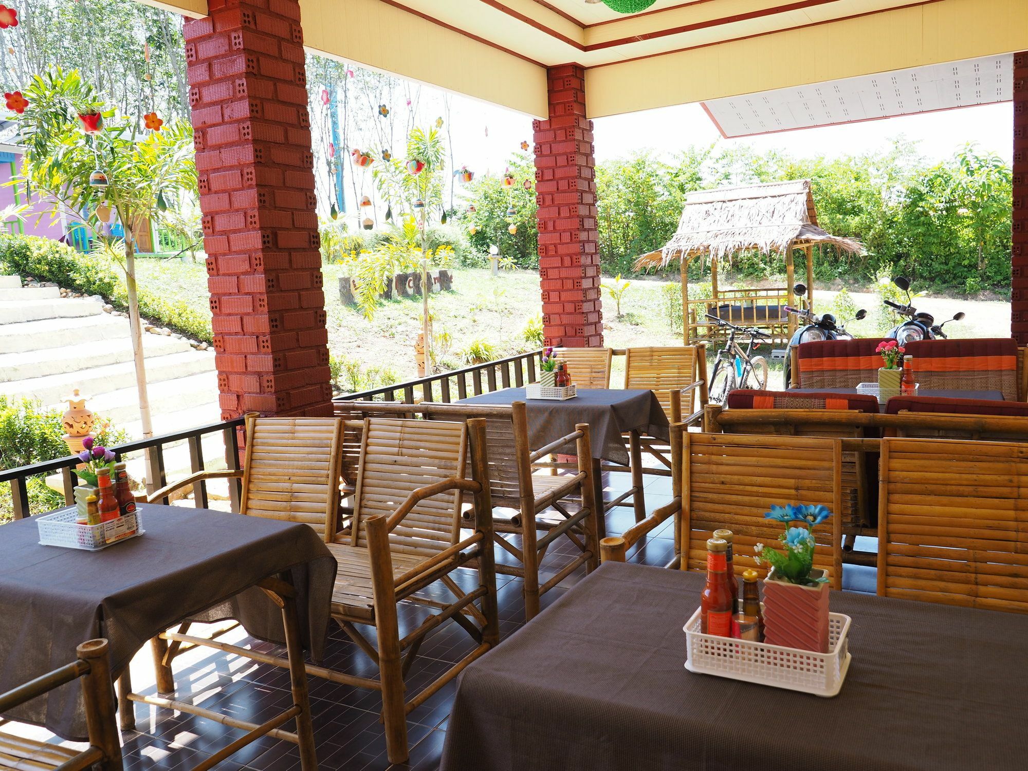 Anyaman Lanta House Hotel Koh Lanta Exterior photo