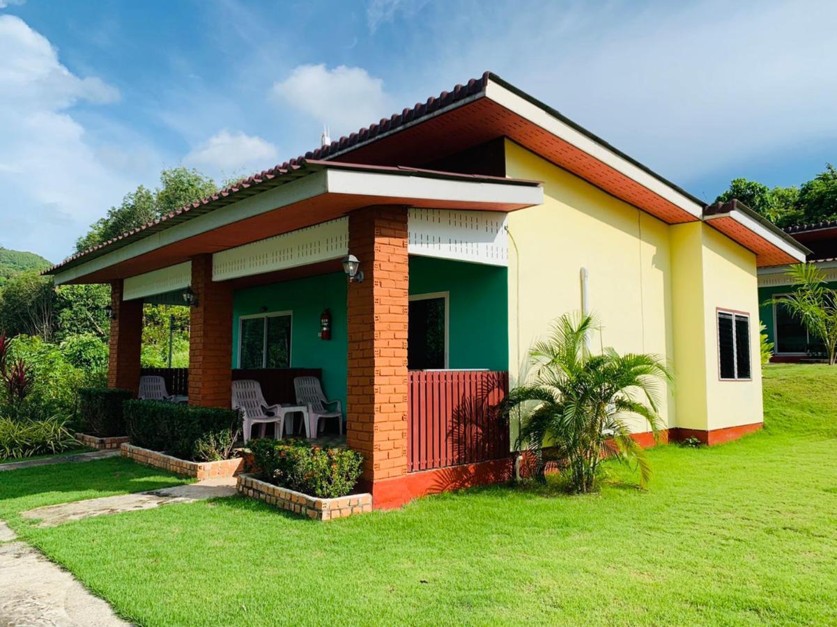 Anyaman Lanta House Hotel Koh Lanta Exterior photo